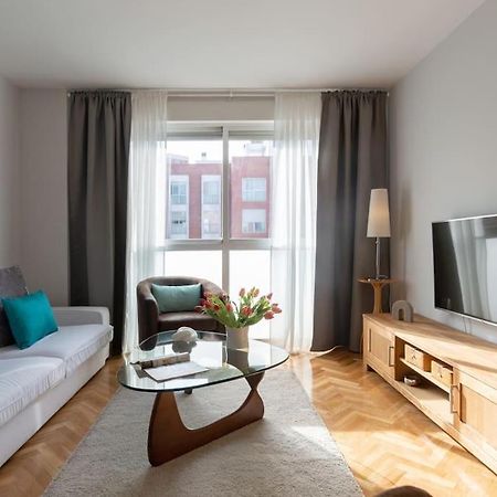 Vivienda Con Zona De Trabajo, Piscina Y Parking Apartment Madrid Bagian luar foto