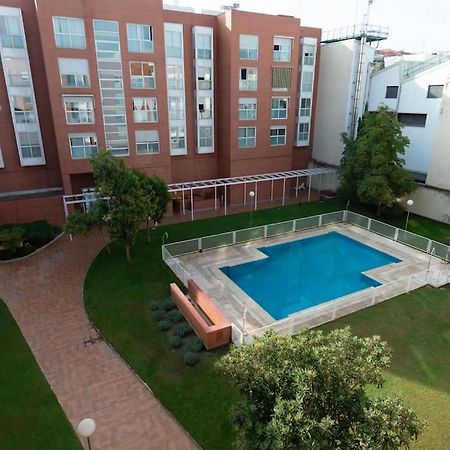Vivienda Con Zona De Trabajo, Piscina Y Parking Apartment Madrid Bagian luar foto