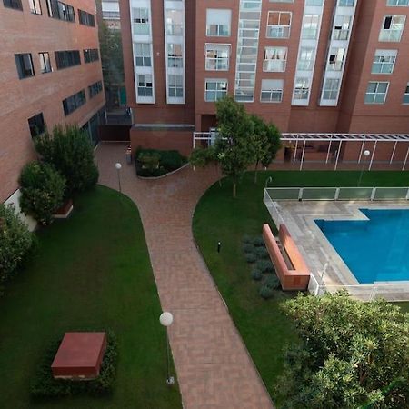 Vivienda Con Zona De Trabajo, Piscina Y Parking Apartment Madrid Bagian luar foto