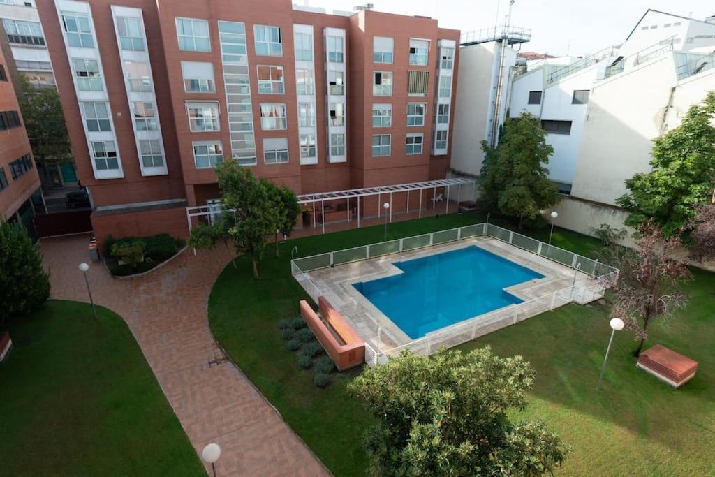 Vivienda Con Zona De Trabajo, Piscina Y Parking Apartment Madrid Bagian luar foto