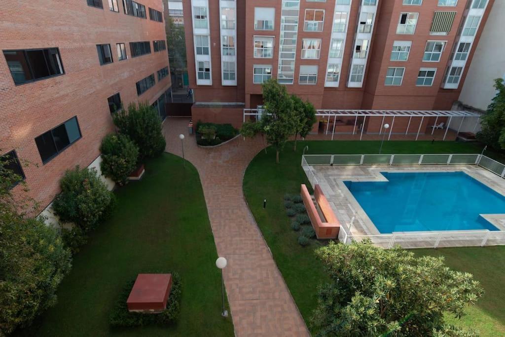 Vivienda Con Zona De Trabajo, Piscina Y Parking Apartment Madrid Bagian luar foto