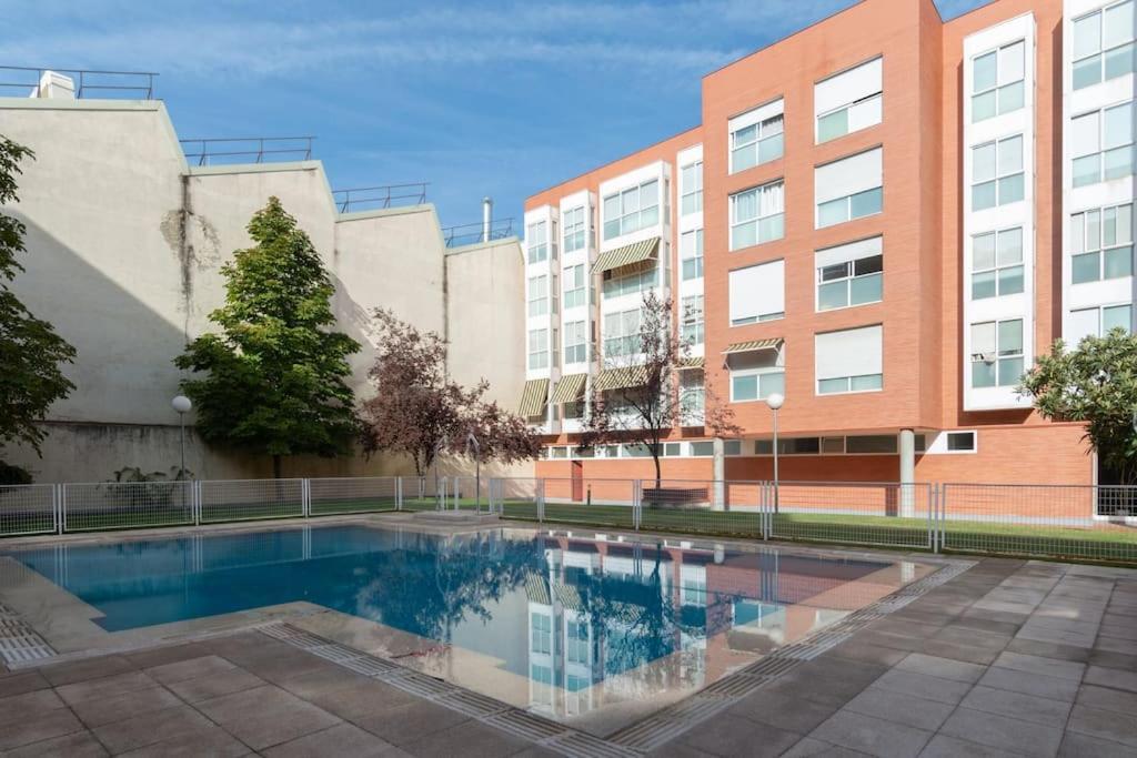 Vivienda Con Zona De Trabajo, Piscina Y Parking Apartment Madrid Bagian luar foto