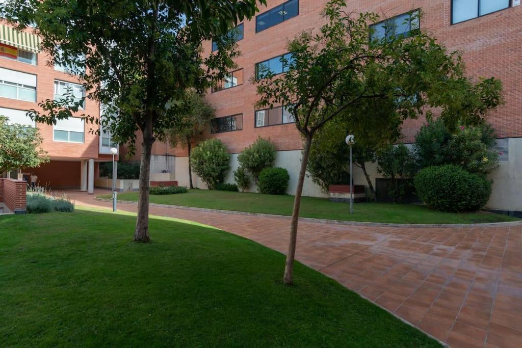 Vivienda Con Zona De Trabajo, Piscina Y Parking Apartment Madrid Bagian luar foto